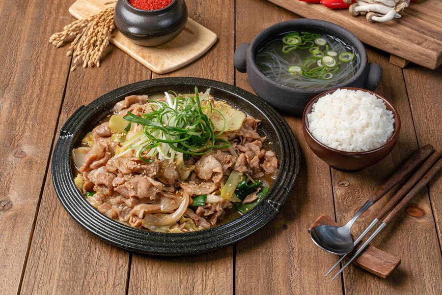 철판간장제육볶음 — 동해왕순두부